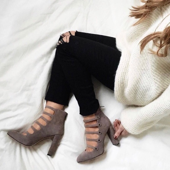 Vince Camuto 'Davel' Stone Taupe Block Heel Pump - Picture 4 of 10